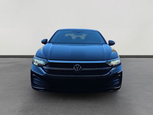 Certified 2023 Volkswagen Jetta SE image 8