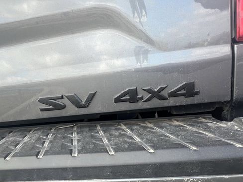 Used 2024 Nissan Titan SV w/ SV Convenience Package image 5