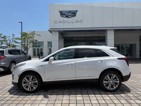 Used 2023 Cadillac XT5 Premium Luxury w/ Technology Package FWD image 1