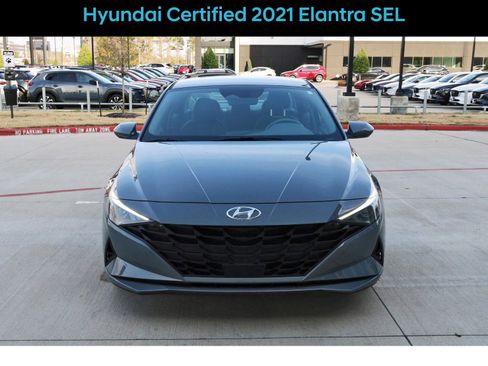 Used 2021 Hyundai Elantra SEL w/ Convenience Package image 2