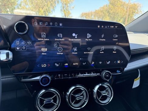 New 2025 Chevrolet Blazer EV LT image 19