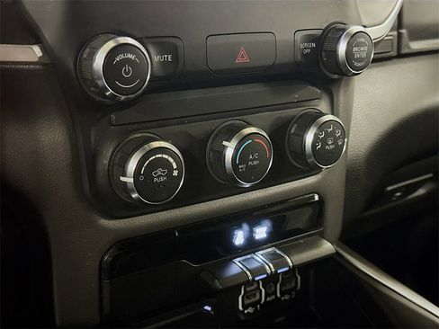 Used 2019 RAM 1500 Big Horn image 15