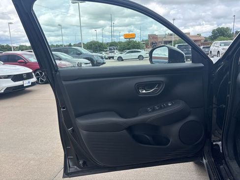 Used 2025 Honda HR-V EX-L image 8