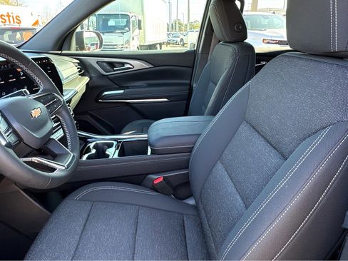 Used 2026 Chevrolet Traverse LT w/ Driver Confidence Package image 16