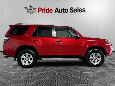 Used 2016 Toyota 4Runner SR5 AWD/4WD image 10