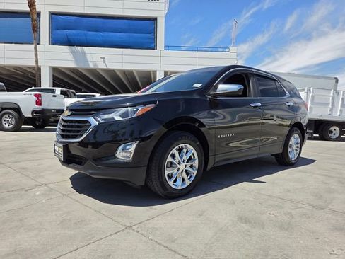 Used 2021 Chevrolet Equinox LT AWD/4WD image 2