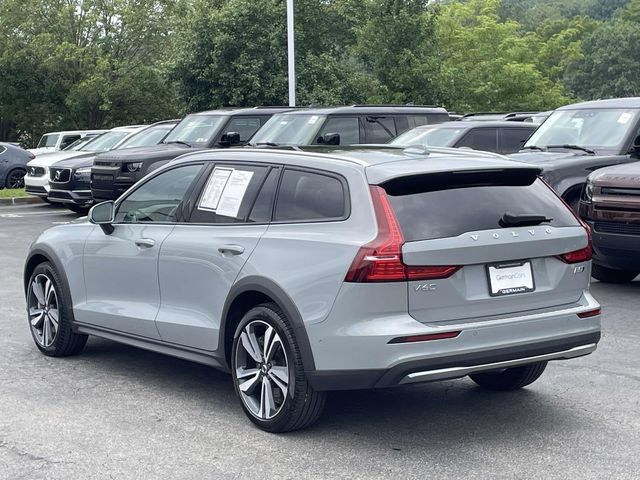 Certified 2024 Volvo V60 B5 Cross Country Plus w/ Climate Package AWD/4WD image 9