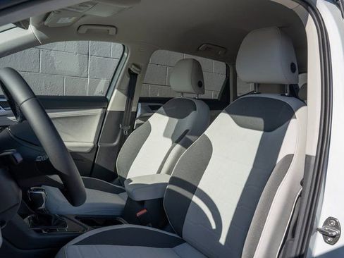 New 2026 Volkswagen Taos SE image 8