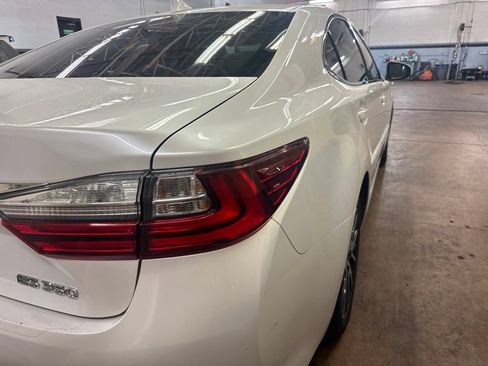 Used 2016 Lexus ES 350 w/ Luxury Package w/Wood Trim FWD image 5