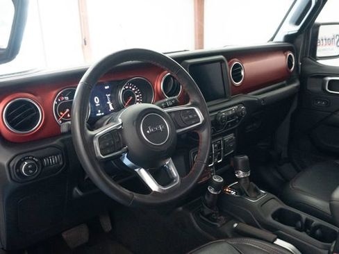 Used 2022 Jeep Gladiator Rubicon w/ Cold Weather Group AWD/4WD image 4