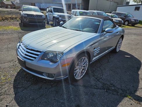 Used 2006 Chrysler Crossfire Limited RWD image 5