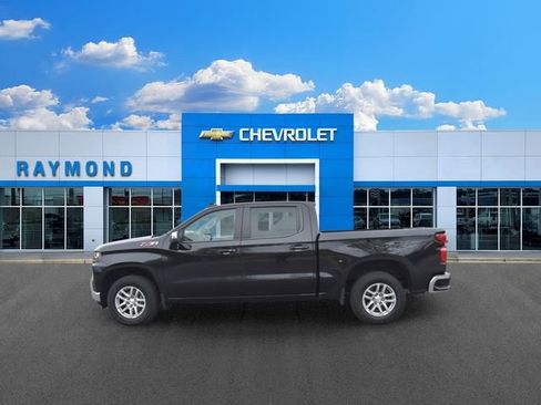 Used 2022 Chevrolet Silverado 1500 LT AWD/4WD image 6