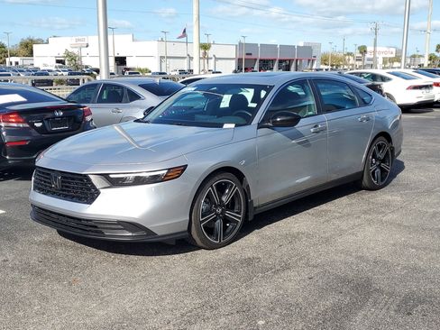 Used 2024 Honda Accord Sport image 8