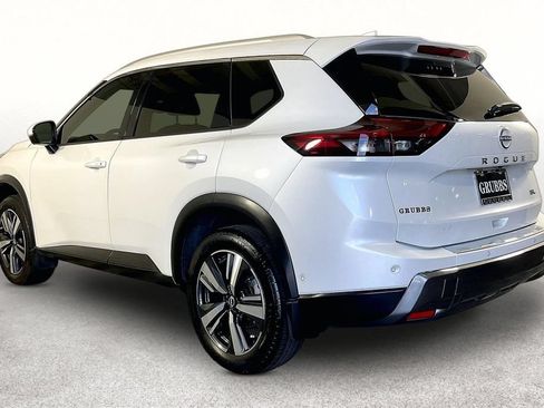 Used 2024 Nissan Rogue SL w/ SL Premium Package FWD image 14