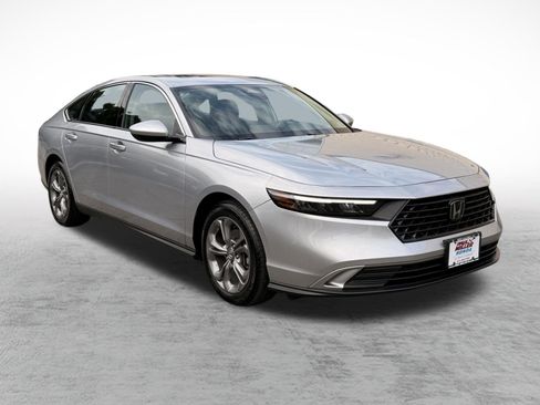 Used 2024 Honda Accord EX image 3