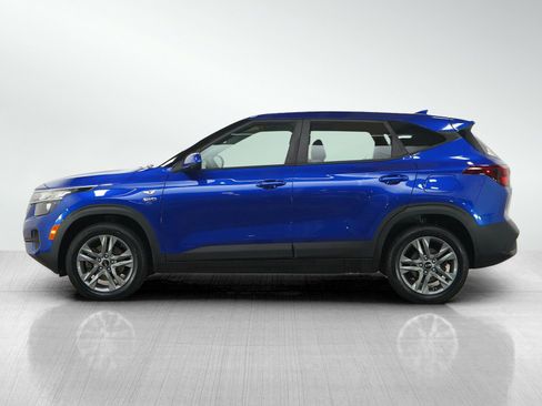 Used 2021 Kia Seltos LX AWD/4WD image 2