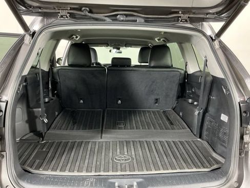 Used 2017 Toyota Highlander Plus AWD/4WD image 26