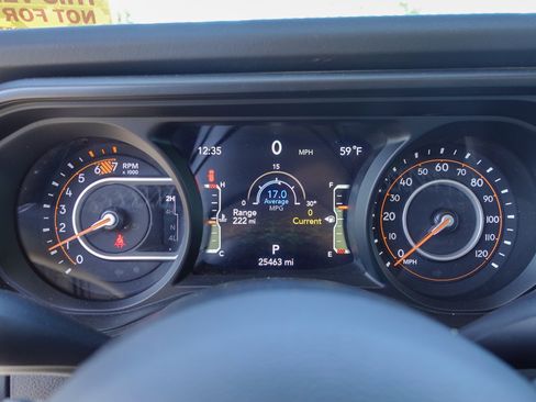 Used 2025 Jeep Wrangler Unlimited Rubicon image 17