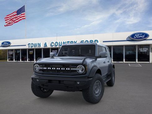 New 2025 Ford Bronco Outer Banks w/ Sasquatch Package AWD/4WD image 2