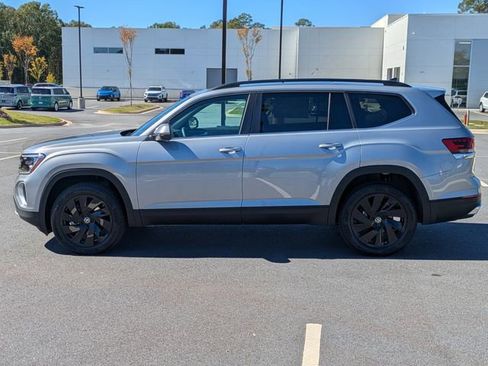 New 2026 Volkswagen Atlas SE FWD image 7