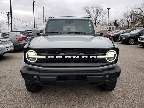 Used 2024 Ford Bronco Outer Banks image 2