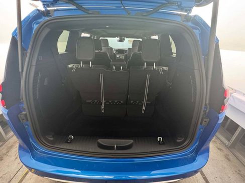 New 2026 Chrysler Pacifica Limited image 18