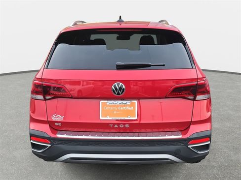 Used 2022 Volkswagen Taos SE image 6
