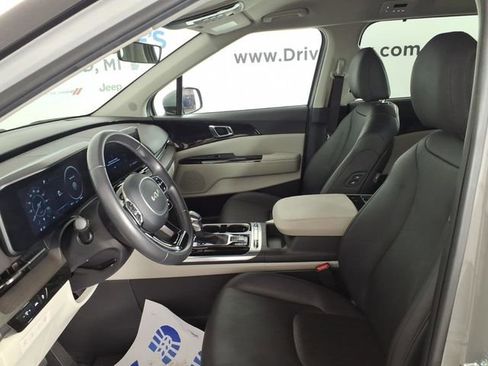Used 2024 Kia Carnival SX FWD image 12