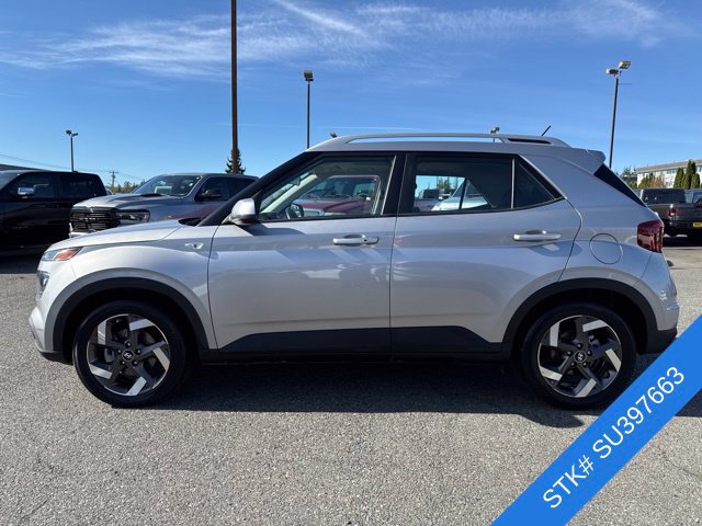 Used 2025 Hyundai Venue SEL FWD image 4