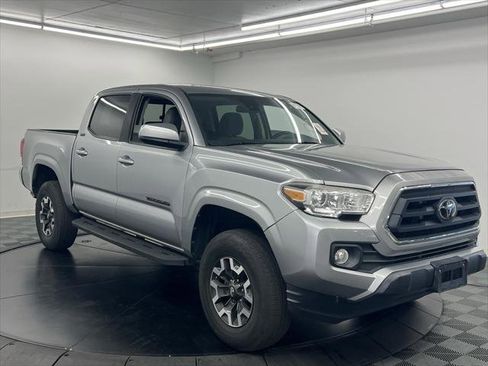 Certified 2020 Toyota Tacoma SR5 image 2