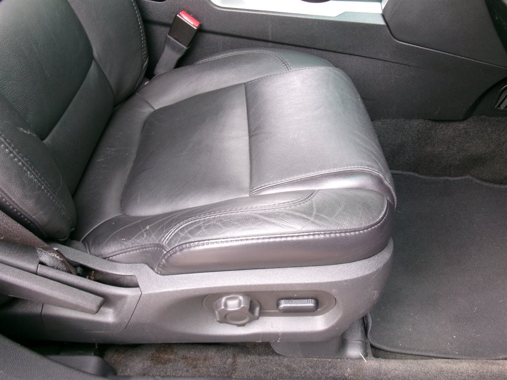 Used 2011 Ford Explorer XLT w/ 202A Rapid Spec Order Code FWD image 23
