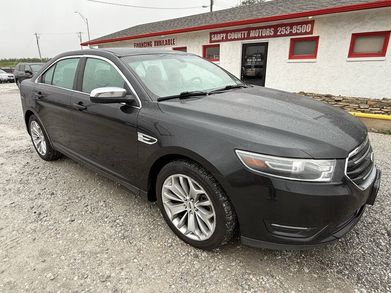 Used 2015 Ford Taurus Limited FWD image 1