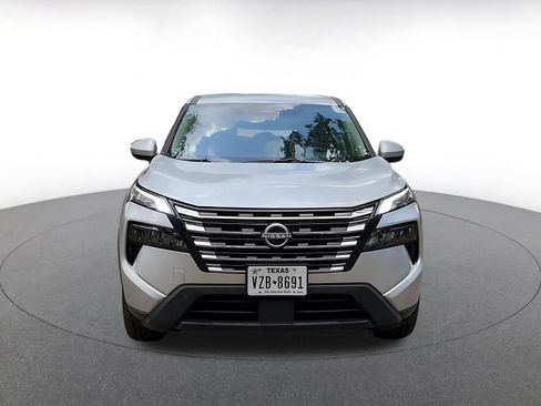 Used 2025 Nissan Rogue SV image 4