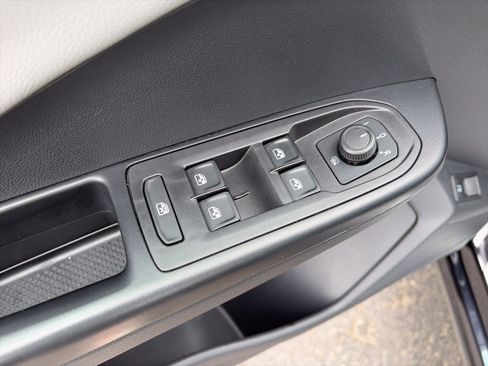 Certified 2024 Volkswagen Taos SE AWD/4WD image 15