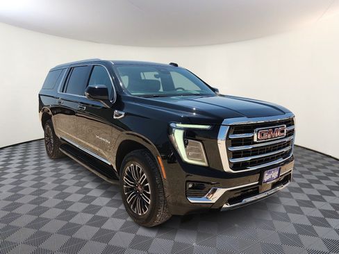 Used 2025 GMC Yukon XL Elevation w/ Elevation Premium Package AWD/4WD image 6