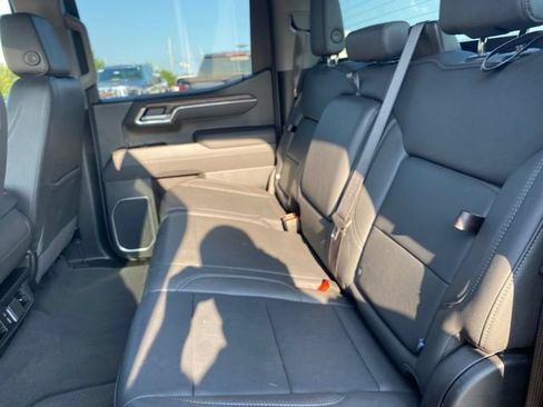 Used 2025 GMC Sierra 1500 SLT AWD/4WD image 25