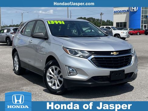 Used 2020 Chevrolet Equinox LS FWD image 1