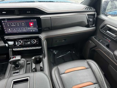 Used 2022 GMC Sierra 1500 AT4 w/ AT4 Premium Package image 19