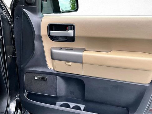 Used 2017 Toyota Sequoia Limited AWD/4WD image 26