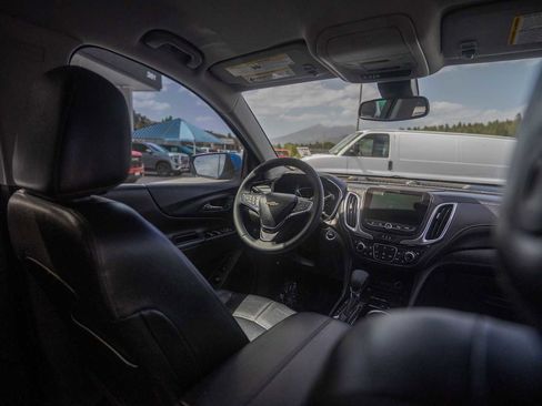 Used 2024 Chevrolet Equinox Premier FWD image 11