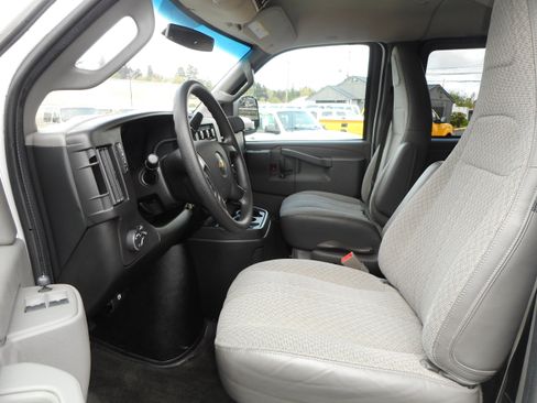 Used 2016 Chevrolet Express 3500 LT w/ LT Preferred Equipment Group image 12