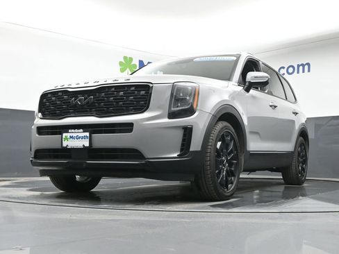 Used 2022 Kia Telluride EX w/ EX Premium Package image 6