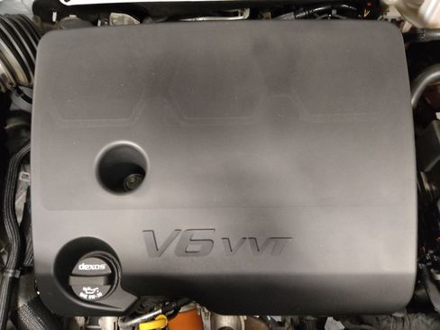 Used 2021 Chevrolet Traverse LT image 30