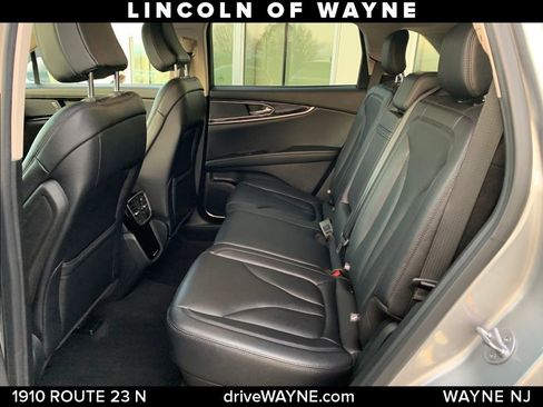 Certified 2022 Lincoln Nautilus AWD w/ Premium Package image 21