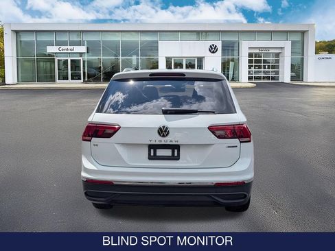 Certified 2022 Volkswagen Tiguan SE w/ Panoramic Sunroof Package AWD/4WD image 7