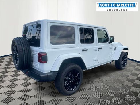 Used 2024 Jeep Wrangler Unlimited Sahara AWD/4WD image 4