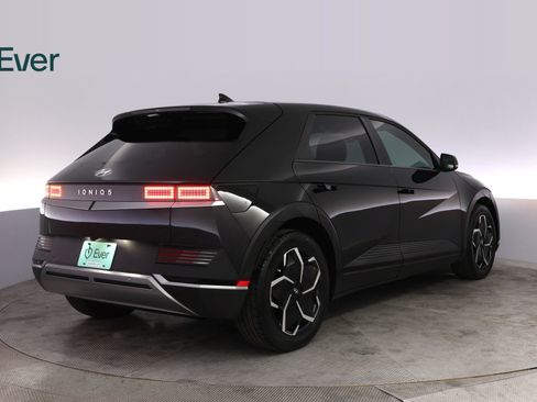Used 2024 Hyundai Ioniq 5 SEL RWD image 3