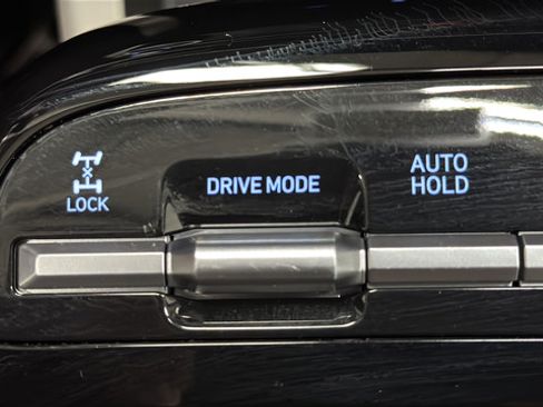 Used 2025 Hyundai Tucson Limited AWD/4WD image 36