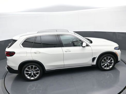 Used 2024 BMW X5 xDrive40i w/ Premium Package image 37