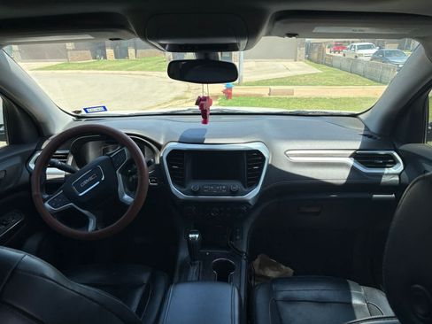 Used 2019 GMC Acadia SLT FWD image 6